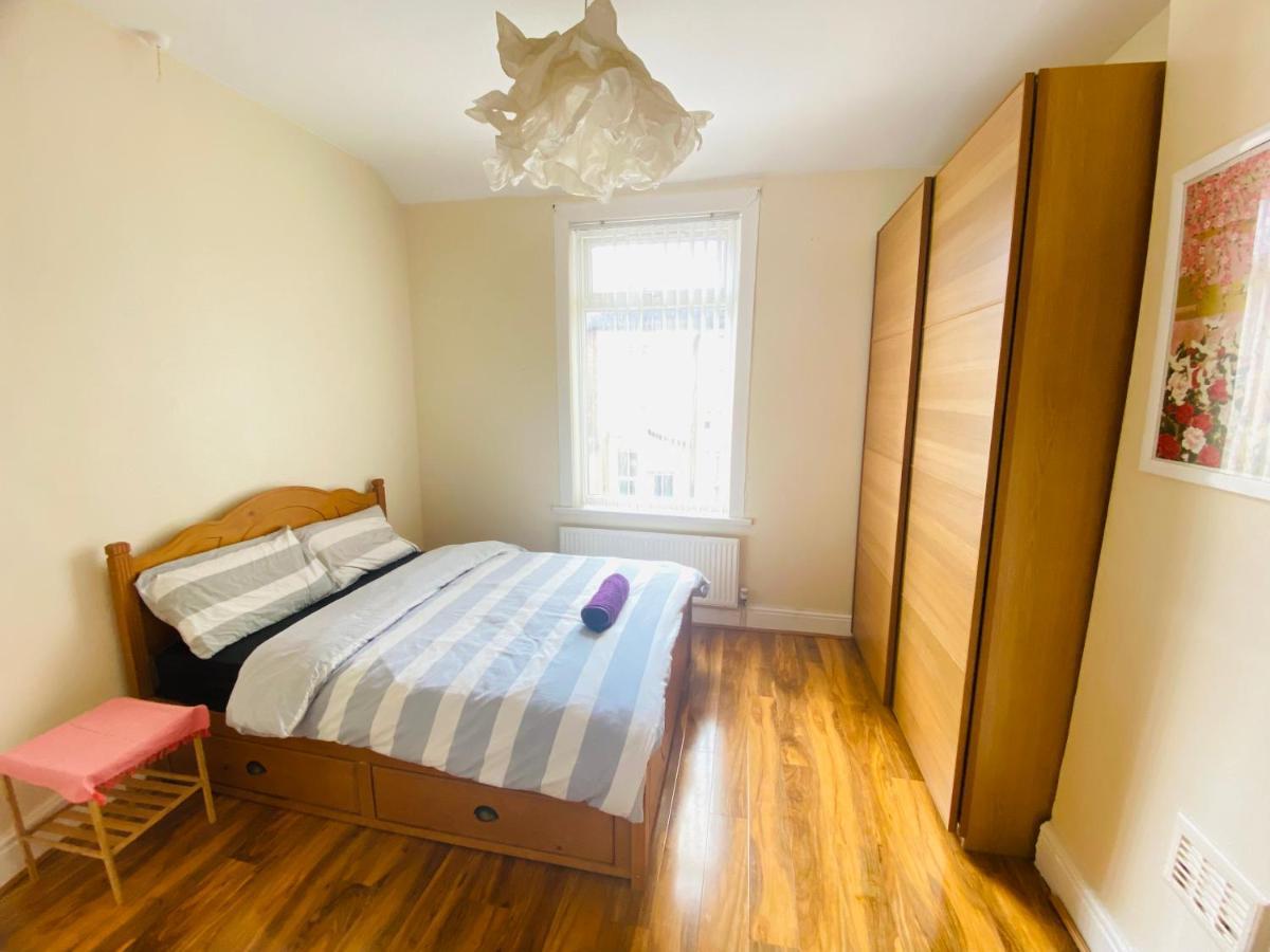 Entire 4 Bedroom House - Ev Point & Free Parking Ливерпуль Экстерьер фото